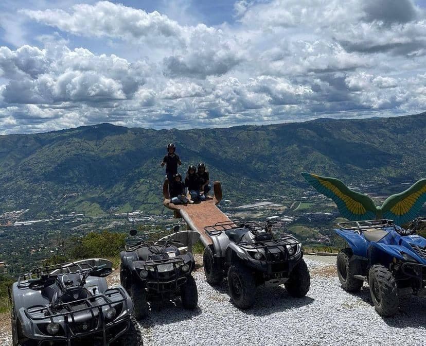 Aventura y Cuatrimoto en medio de la naturaleza - foto 1
